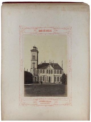 Item #42841 Les Grands crus du Bordelais. Monographies et photographies des ch&acirc;teaux et...
